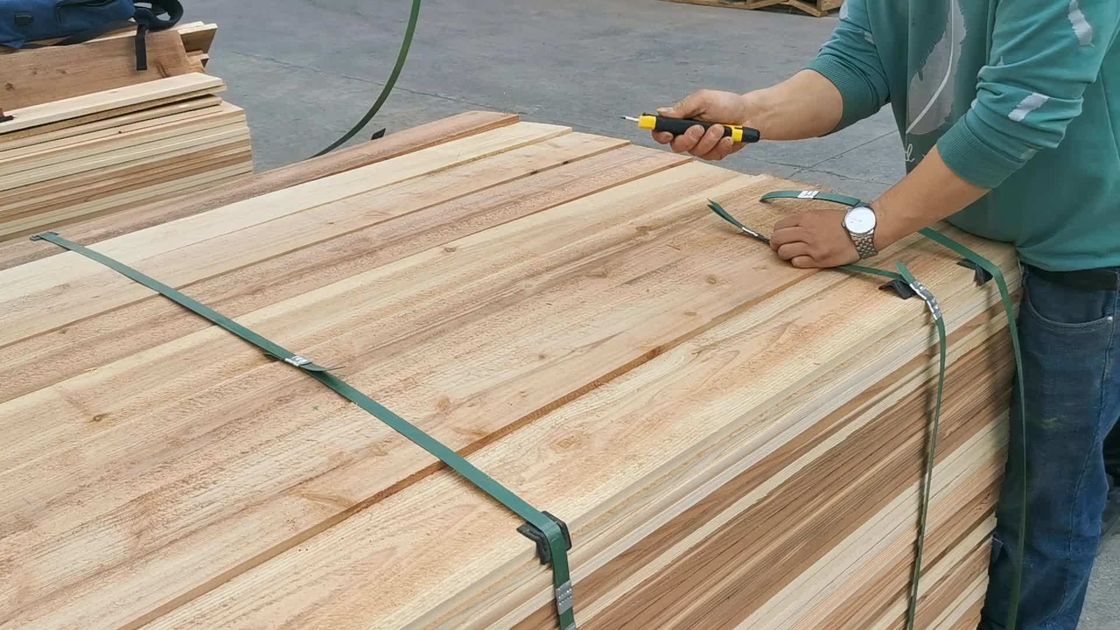 Bonne stabilité adaptée aux besoins du client de décoration extérieure de Cedar Wood Fence For Garden