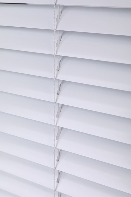 Abat-jour sans fil vénitiens en aluminium de rideau en décoration de fenêtre pour des hôpitaux