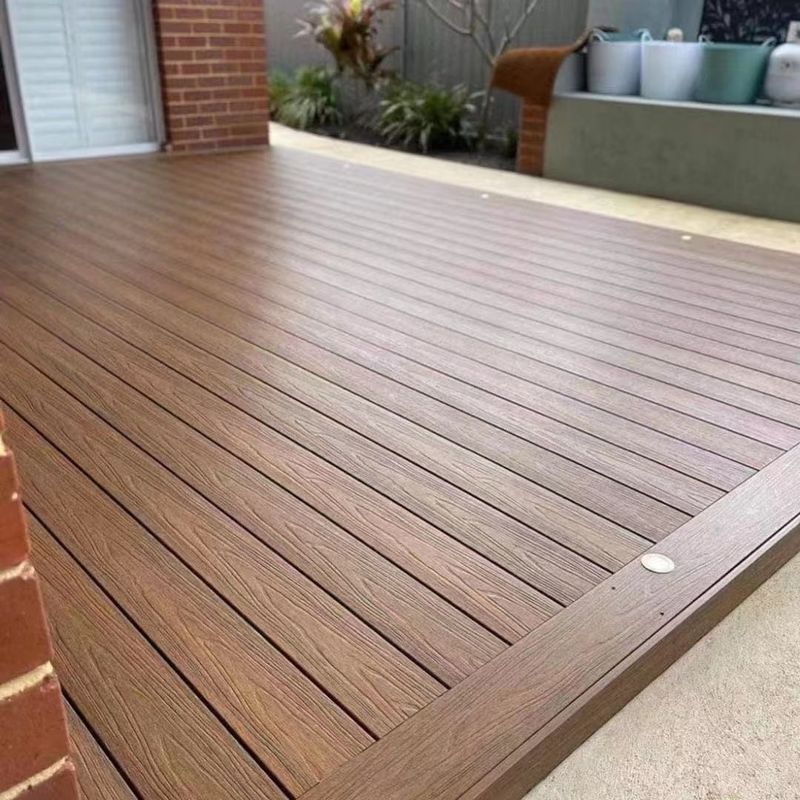 Vente à chaud sur mesure plancher de terrasse creux en WPC à co-extrusion Panneaux de terrasse de jardin extérieur avec accessoires
