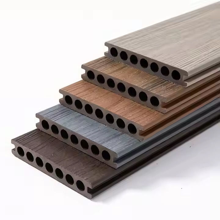 Vente à chaud sur mesure plancher de terrasse creux en WPC à co-extrusion Panneaux de terrasse de jardin extérieur avec accessoires