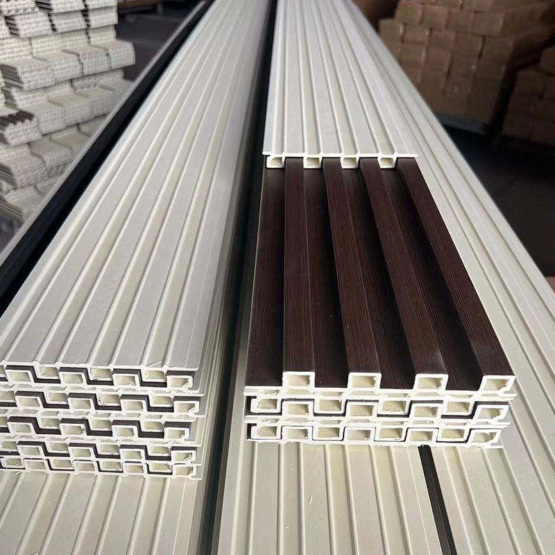 Intérieur imperméable à l'eau Panneau mural en polyvinyle chlorure de grain de bois Décoration écologique