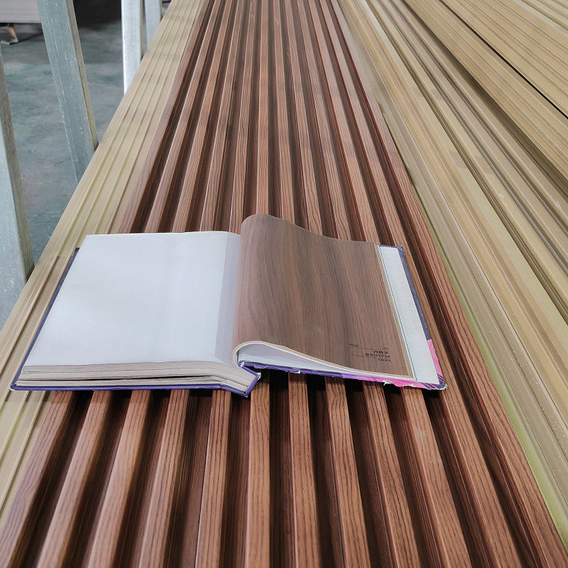 Panneau décoratif WPC Lambrin pour revêtement mural intérieur en milieu domestique