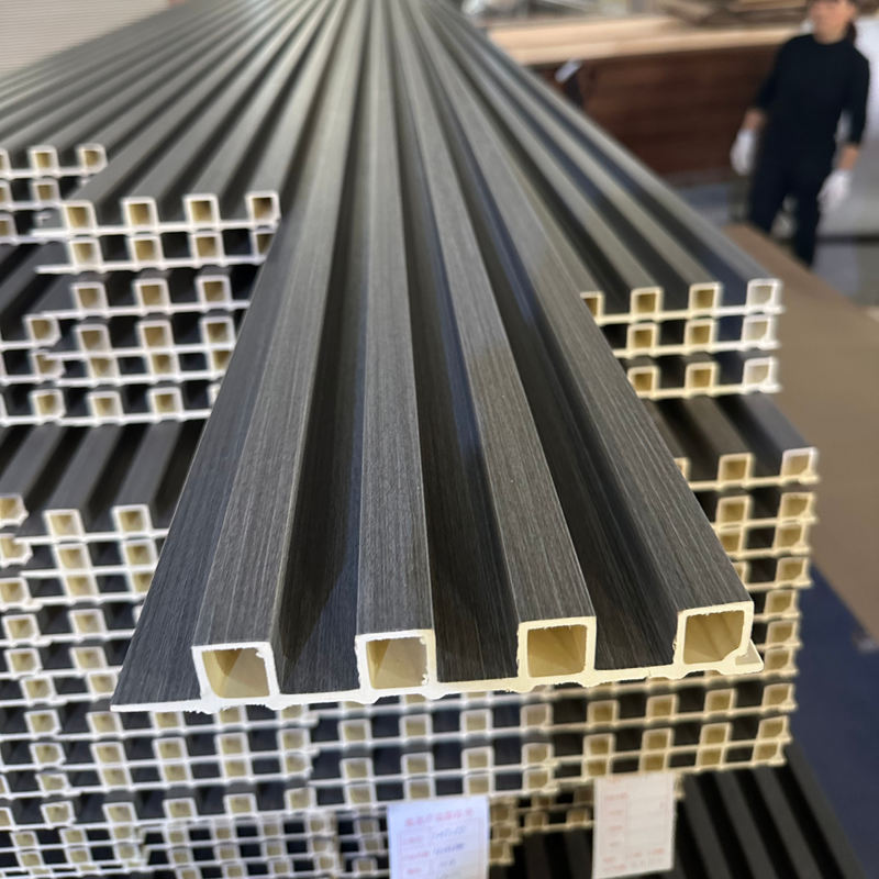 Facile à installer panneau mural en bois composite Wpc revêtement extérieur intérieur le panneau mural flotté