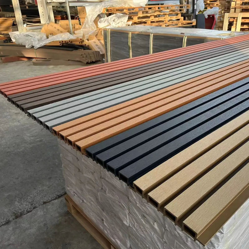 Revêtement mural WPC extérieur de haute qualité, composite extérieur, panneaux de revêtement mural WPC extérieur