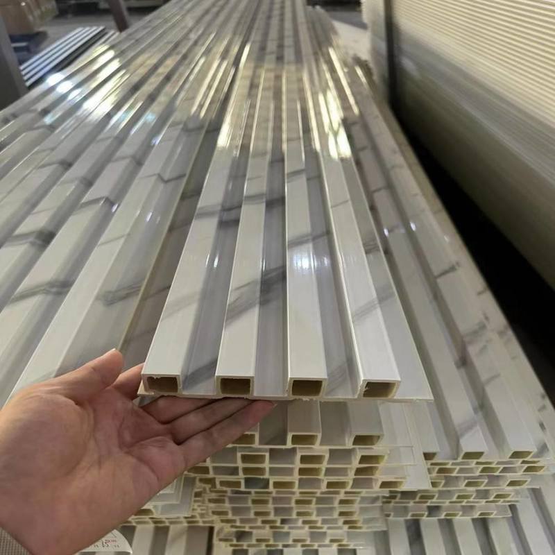 Panneau mural composite bois plastique moderne (WPC) pour intérieur de salle de bain, alternative au PVC