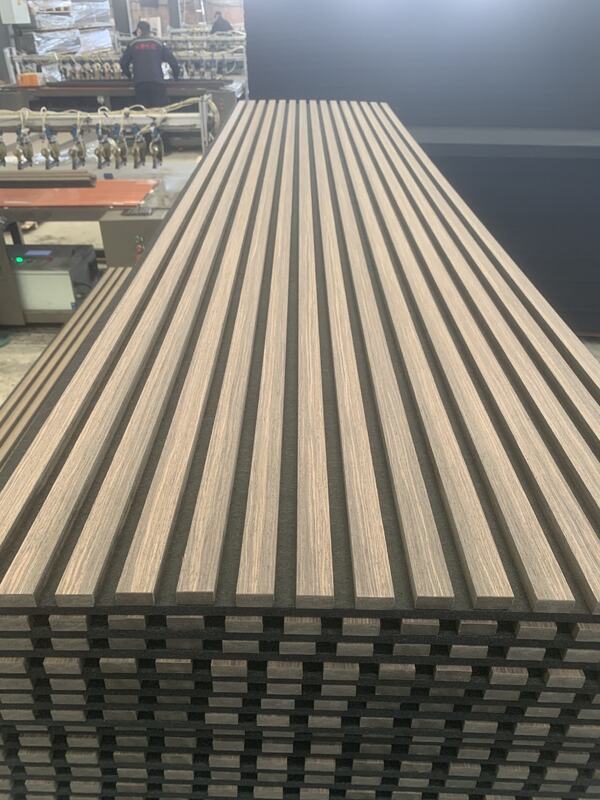 Panneaux acoustiques en vente à chaud Panneaux muraux en bois à la slate à flûte Décoration de la maison Panneaux muraux insonorisés intérieurs