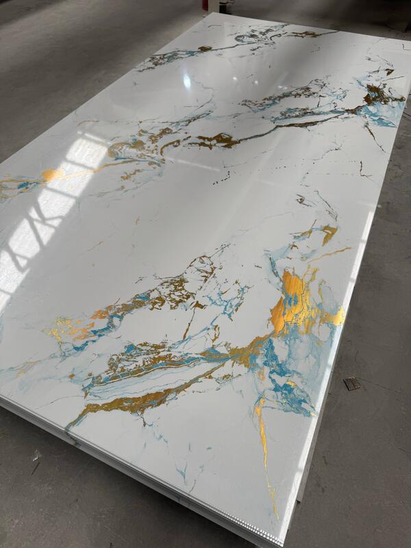 Produit de l'usine Épaisseur 2,5 mm 2,8 mm 4 * 8 pieds PVC feuille de marbre UV Panneau imperméable à l'eau ignifuge anti rayures