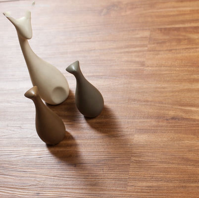 Planchers en vinyle antibactérien à noyau rigide 4 mm 5 mm 6 mm