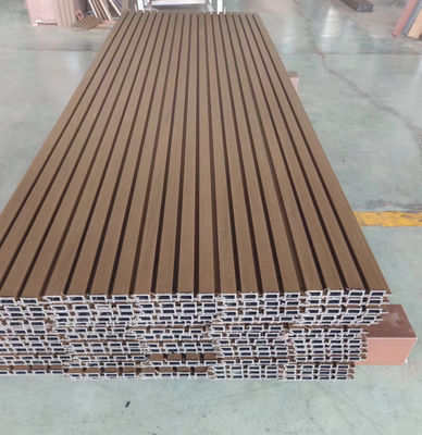 revêtement extérieur insonorisé extérieur en plastique composite pour jardin imperméable à l'eau extérieur en bois perforé