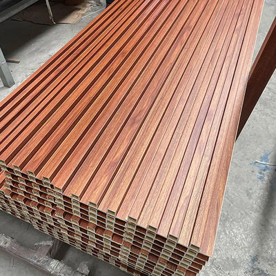 Panneau mural creux intérieur en bois plastique composite revêtement murale en WPC