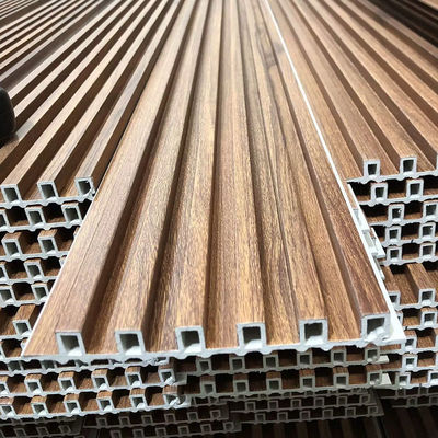 Panneau de remplacement de bois à flûte Wpc Panneau mural intérieur 3D Wpc Panneau mural