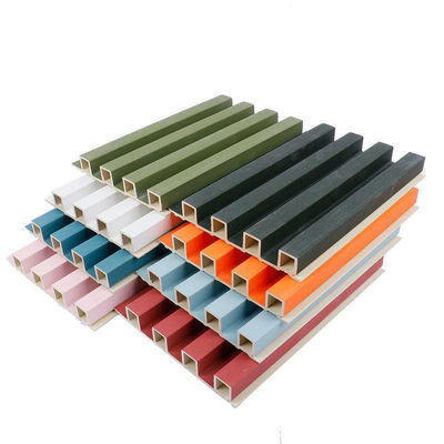 Pvc 3D à flûte décoratif Lambrin bois composite intérieur panneaux à flûte panneaux muraux Wpc revêtement de protection contre les incendies Pour le client Require