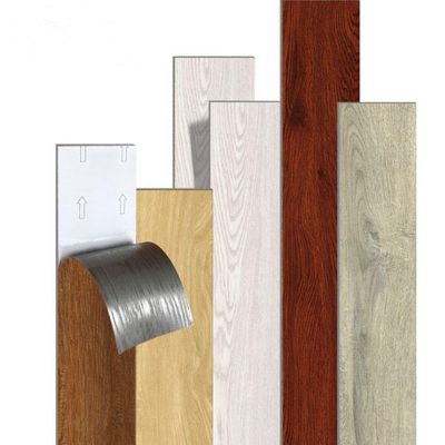 Plancher en PVC autoadhésif imperméable à l'eau Stick DIY Plancher en vinyle pour la décoration intérieure dans les immeubles de bureaux