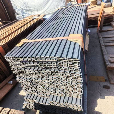 Composite en bois plastique extérieur extérieur revêtement murale Wpc imperméable à l'eau Wpc panneau flotté panneau mural décoratif extérieur